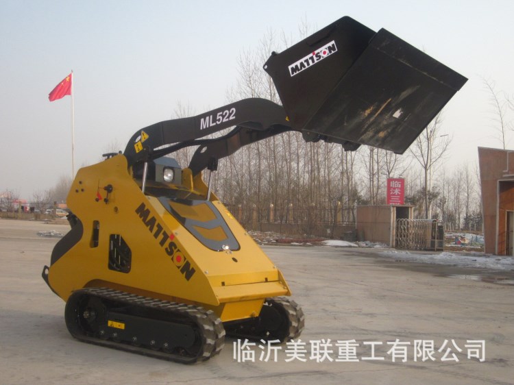 新型工程机械迷你发动机小型多功能装载机铲车抓车定金价格