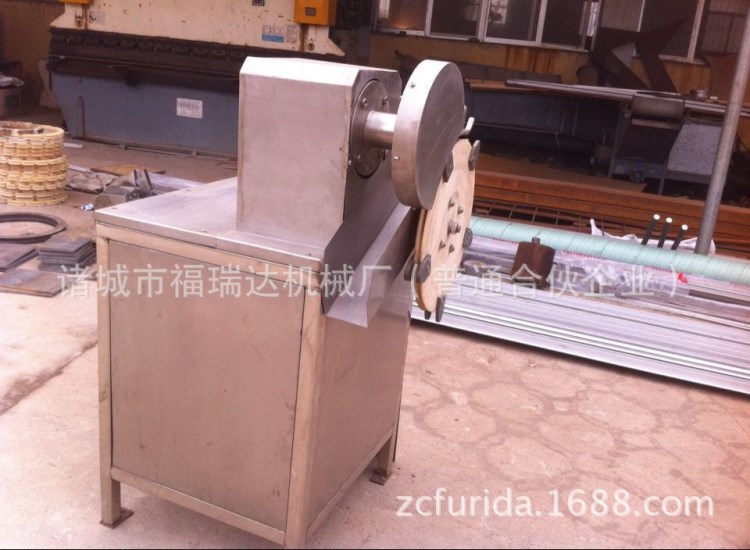 宰兔設(shè)備 兔前爪切割機（獺） 兔宰殺生產(chǎn)線