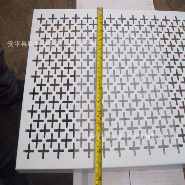 户外烤漆装饰冲孔板 冲孔铝网 圆孔冲孔网价格