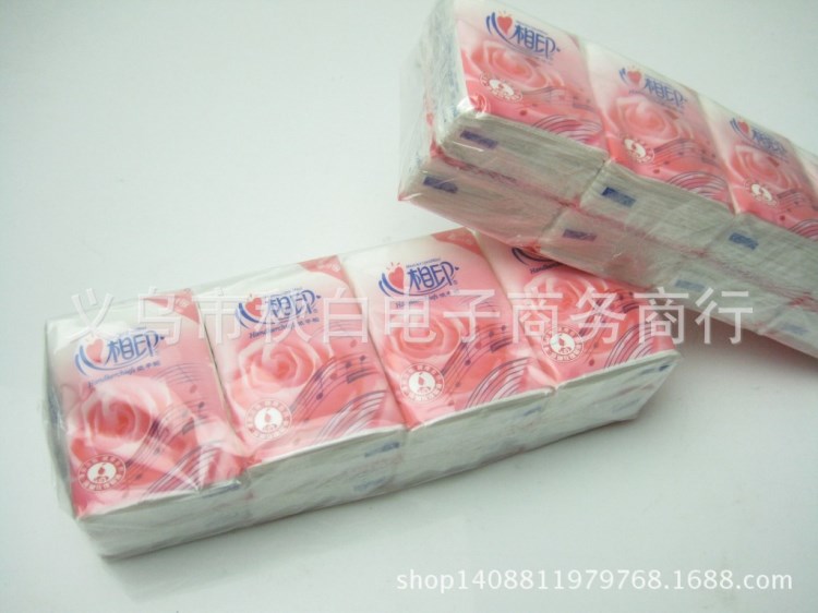八個(gè)一包衛(wèi)生紙巾 餐巾紙 二元店義烏小商品批發(fā) 日用百貨批發(fā)