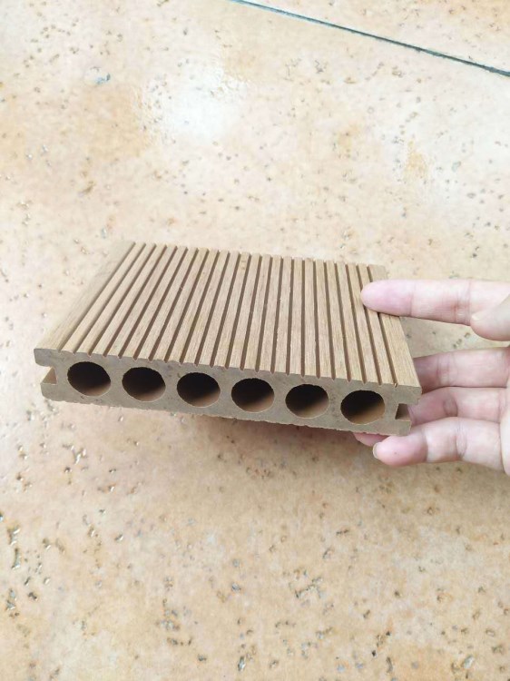 广东140*25圆孔塑木板 pe木塑中空地板 户外园林景观板 wpc地板