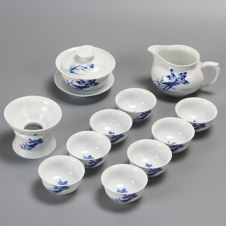 品名：白瓷瓷茶具 套裝清單：1 蓋碗、8 杯、1 茶海、1