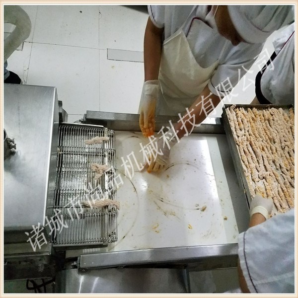 SP—4天婦羅魚排成型裹粉機|食品上屑機器裹粉均勻