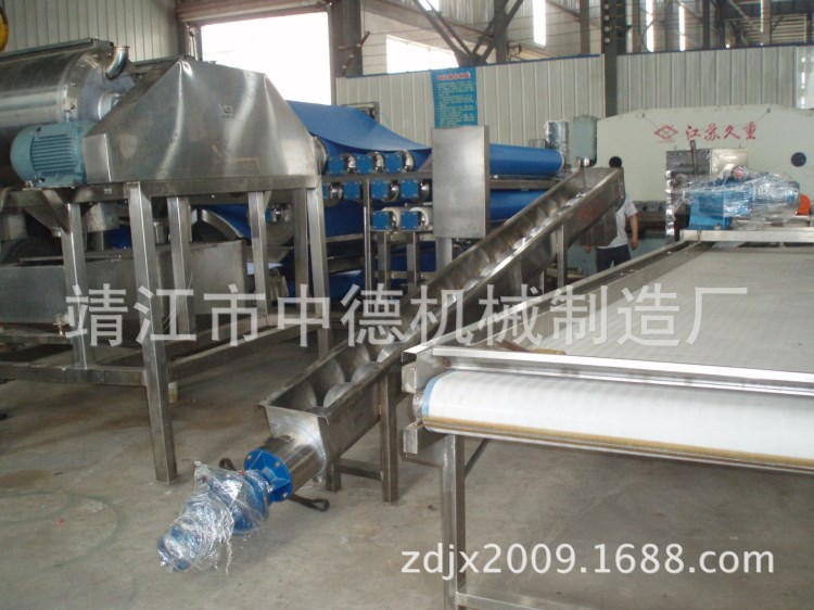 供應5T/H~15噸/小時楊梅去核榨汁取汁前處理生產(chǎn)線