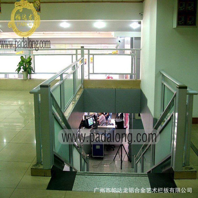 廠家復古歐式樓梯扶手/不生鐵銹護欄/閣樓藝術欄桿/鋼化陽臺圍欄