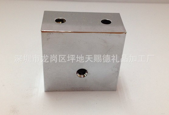 鋅鋁合金壓鑄配件， 五金沖壓件，機械壓鑄配件