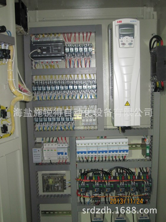 05節水灌溉控制柜HB機型（三泵ABB變頻器帶分路電磁閥）