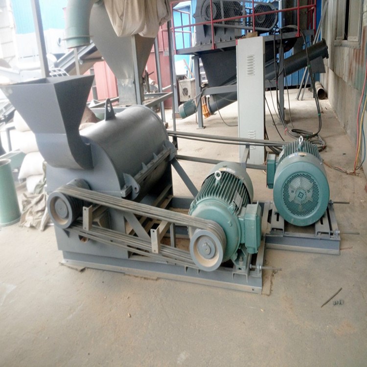 直銷竹木纖維機(jī)、下腳料纖維機(jī)、木材纖維機(jī)、廢舊布料纖維機(jī)