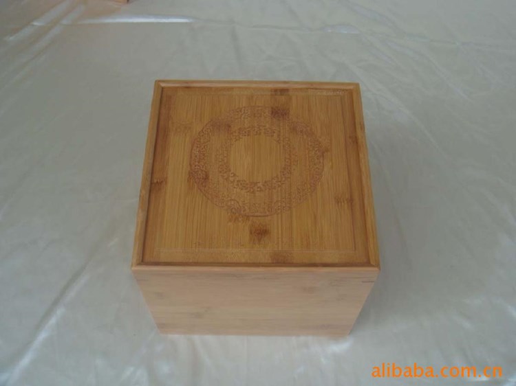 （廠家直銷）雕花炭化竹盒，茶壺禮品盒，竹工藝品，竹盒