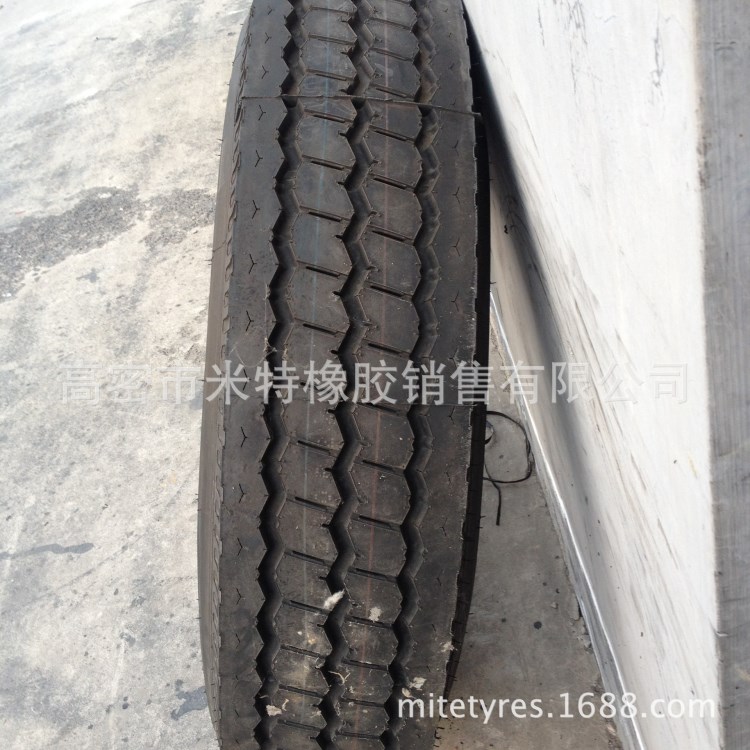 輪胎12R22.5全鋼輪胎 卡車專用真空胎 大量批發(fā) 耐磨 工廠直