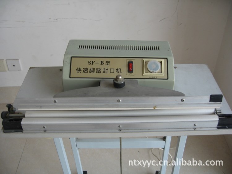 供應(yīng)柳州腳踏封口機(jī):柳江 柳城 鹿寨 融安 融水餐具收縮膜封口機(jī)