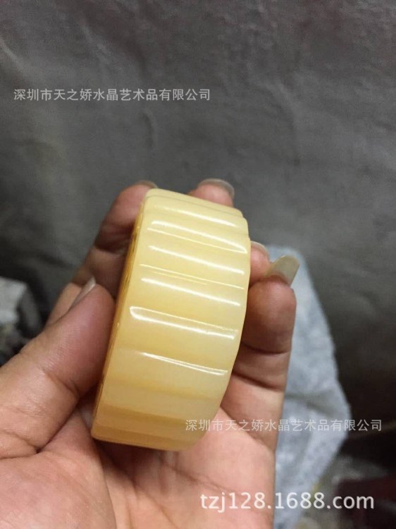 商務(wù)禮品擺件批發(fā) 玉石月餅深圳玉石工藝品玉器批發(fā)