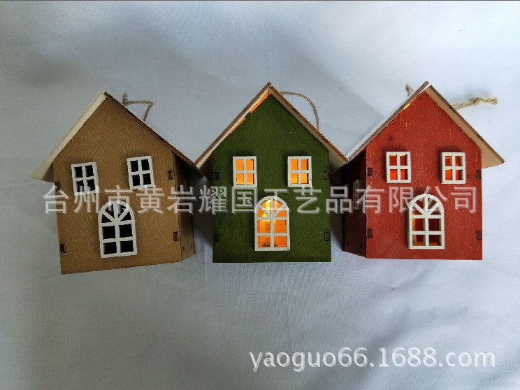木制工藝品3色小木屋、樹(shù)帶LED燈吊件