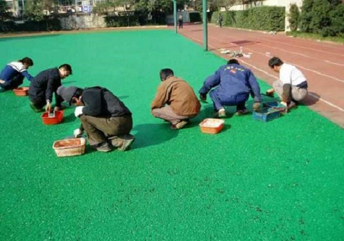 人造草坪各類塑膠跑道硅PU球場幼兒園場地合作加工提供材料