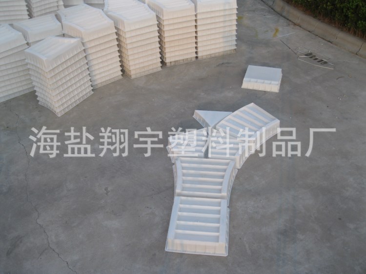 翔宇塑業(yè)高速公路拱形骨架塑模，水泥預(yù)制塊模具，護(hù)坡模具