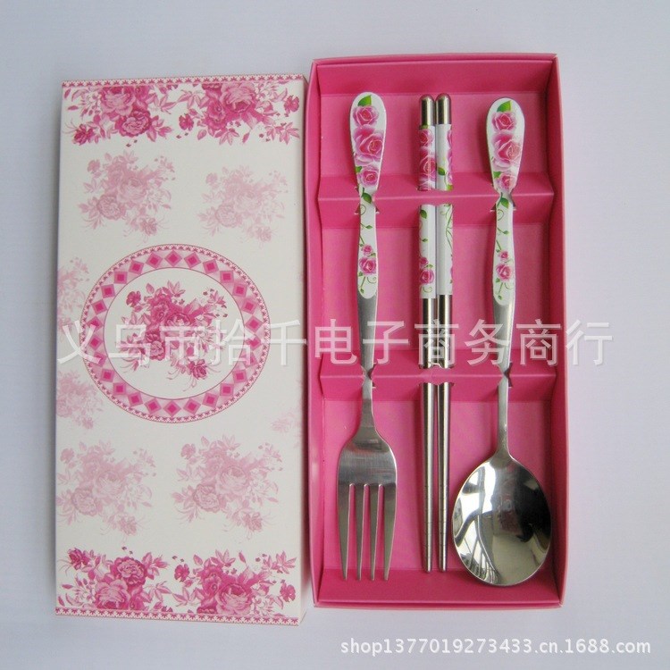 廠家直銷創意款餐具心形套裝婚慶生日情人節表白粉情緣叉勺筷