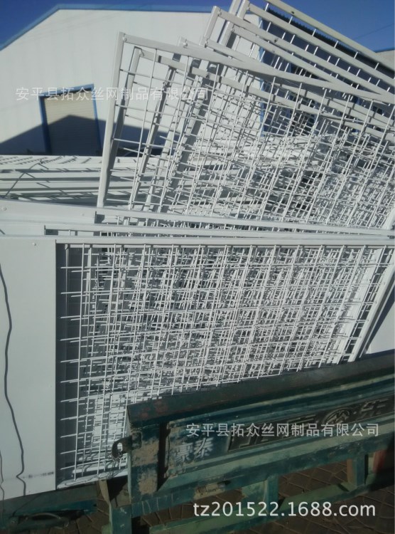 生產超市壁掛架鐵噴塑處理奶茶掛架壁掛架現貨供應