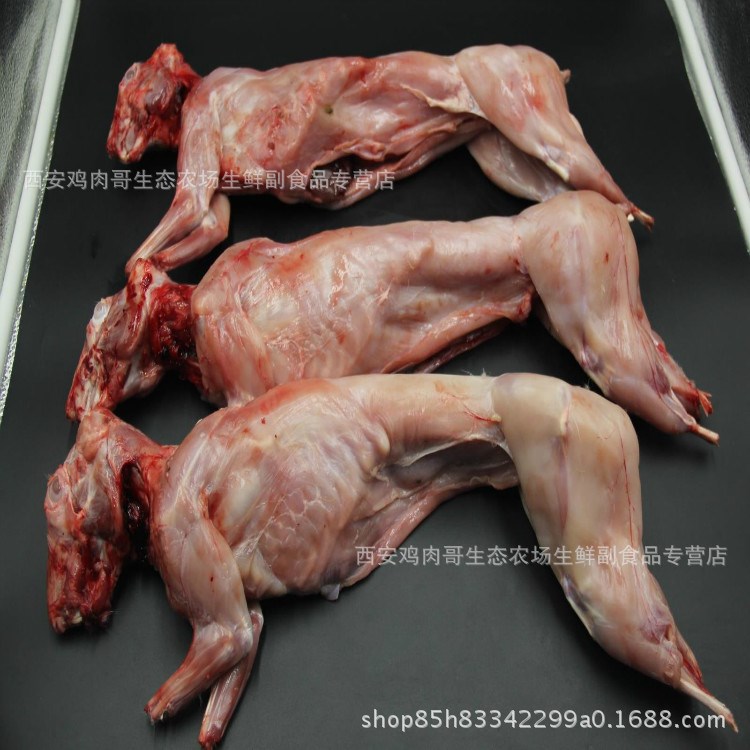 現(xiàn)殺兔子兔肉新鮮散養(yǎng)兔子兔肉冷凍白條兔健身餐高蛋白肉類(lèi)