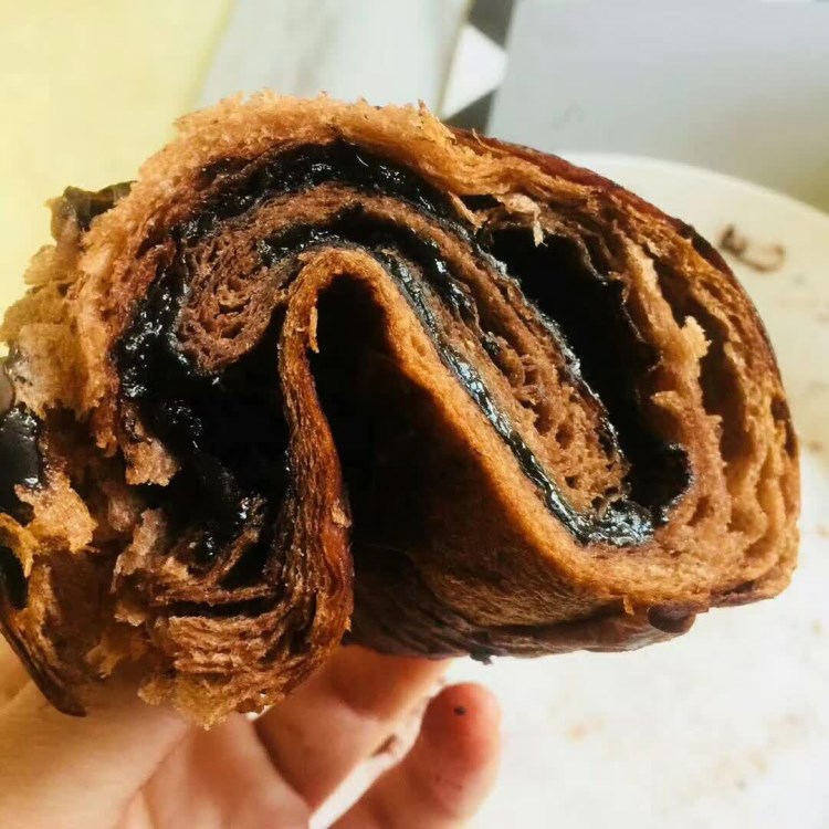 新網(wǎng)紅爆款零食臟臟包臟小子 夾心巧克力面包非白富美臭榴芒批發(fā)