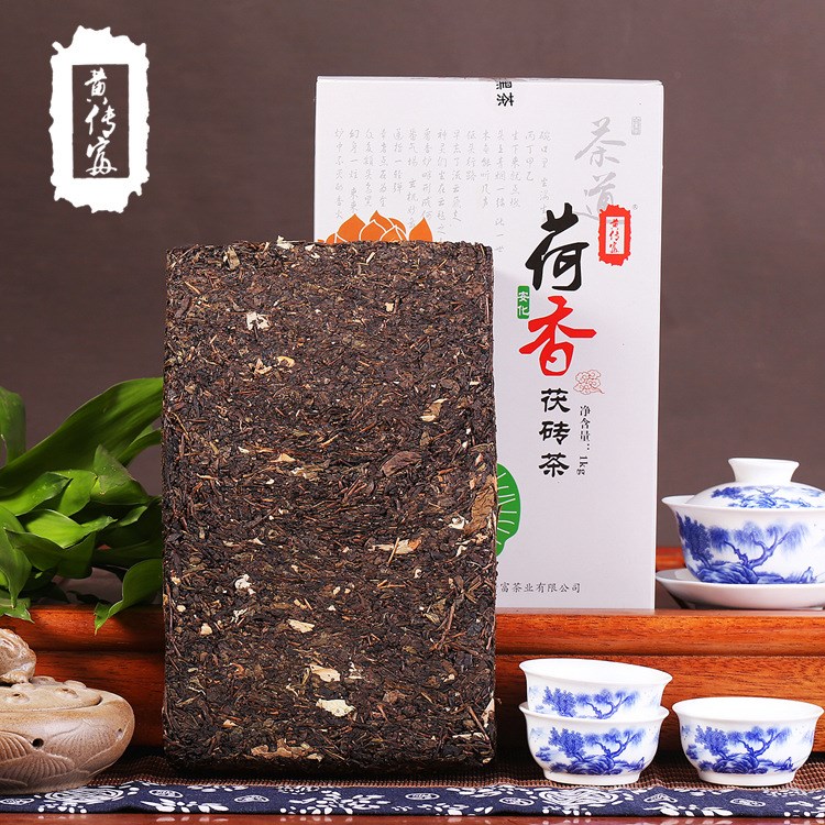 【傳富茶業(yè)】原生態(tài)安化黑茶 荷香茯磚茶手筑金花茯磚茶 茶葉批發(fā)