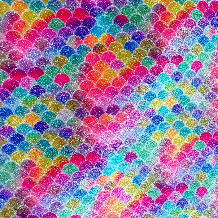 名盛皮革新品2018春夏鞋材箱包小飾品化妝包魚鱗紋格力特面料