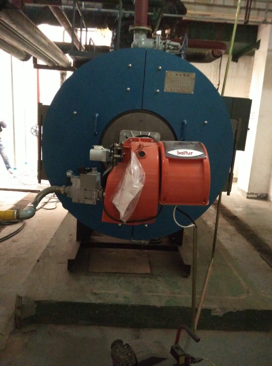 3噸常壓燃油燃氣熱水鍋爐20000平方供暖酒店學校專用鍋爐
