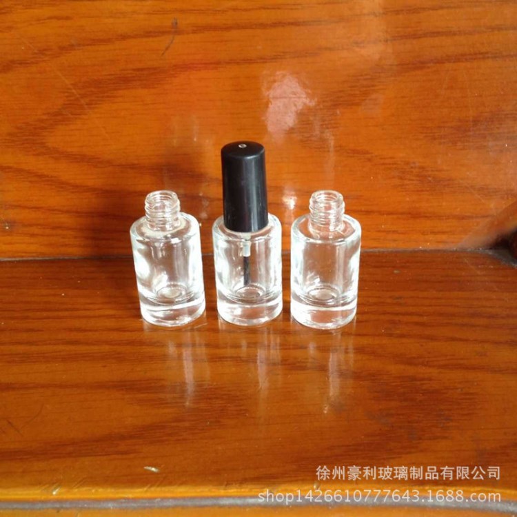 廠家供應10ml圓柱形透明玻璃指甲油瓶 有配套瓶蓋玻璃瓶多種規格