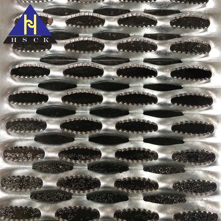 廠家生產(chǎn)不銹鋼網(wǎng)孔板沖孔網(wǎng)篩腳踏網(wǎng)沖孔板鱷魚(yú)嘴防滑板