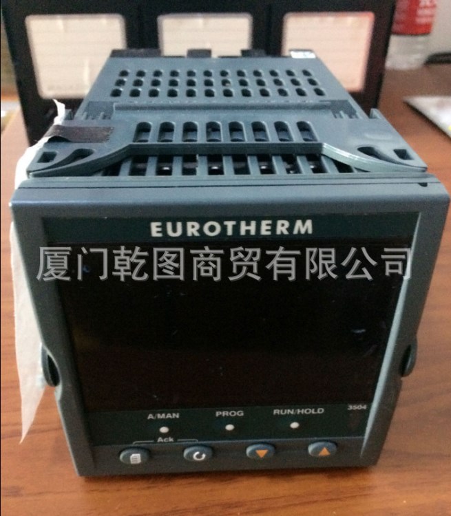 英國EUROTHERM/歐陸3504/CC/VH/1/XX/1/X/XXX/G/D4溫度控制器