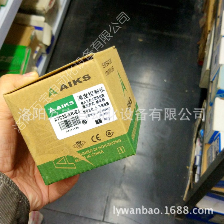 供应 原装AIKS爱克斯温控仪温度控制仪ATC33-AR-E4继电器输出