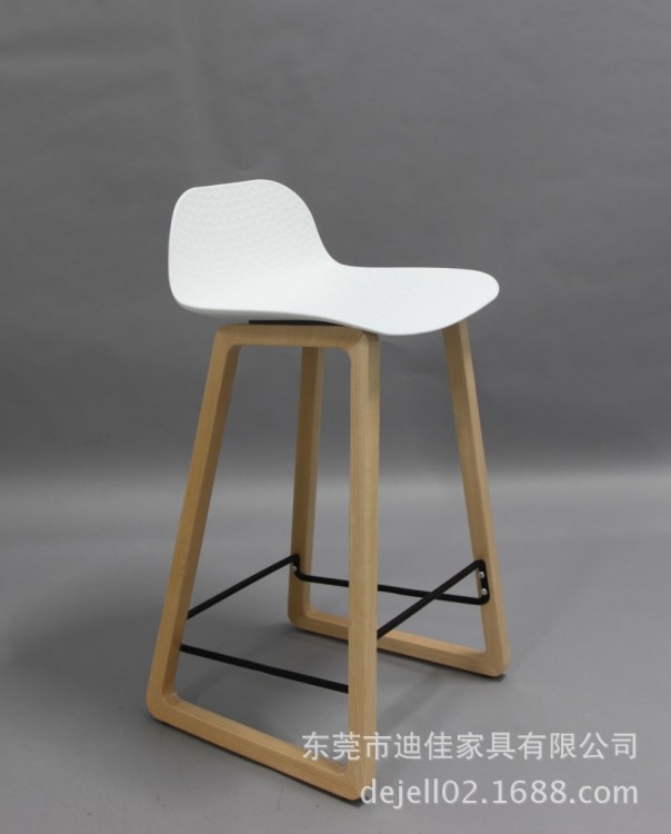 銷售高品質(zhì)酒吧椅 實(shí)木+環(huán)保PP吧椅DJ-B831B 量大從優(yōu)