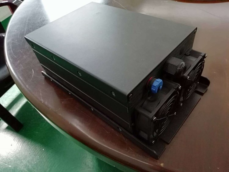 供应1500W IP54防水便携式电动汽车充电机 大功率电动车充电机