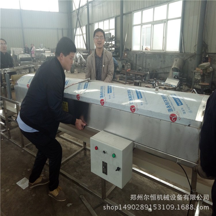 河北爾恒涼皮機價格低操作簡單面皮機自動蒸汽面皮機河粉機腸粉機
