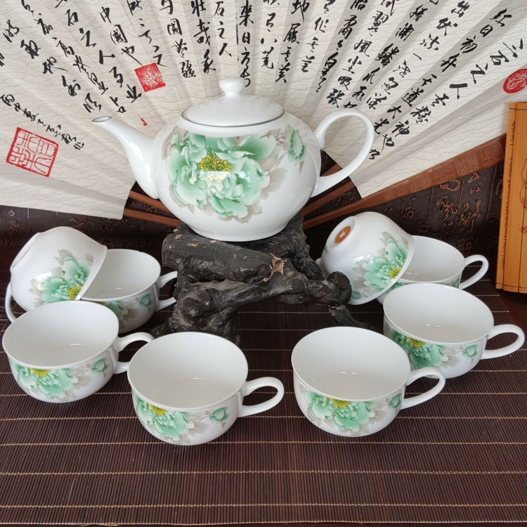 廠家批發(fā)禮品9頭茶壺茶杯創(chuàng)意骨瓷茶具套裝定制LOGO商標(biāo)