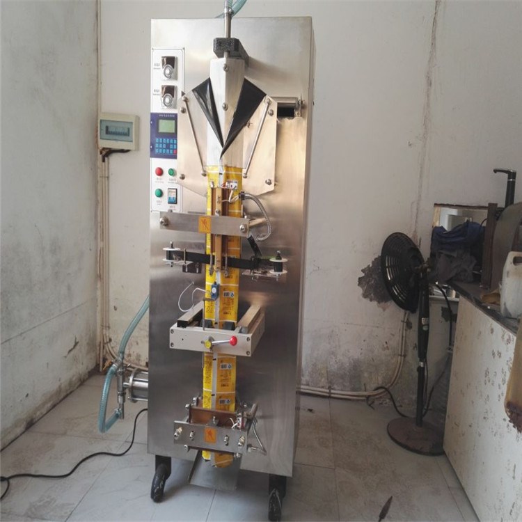 袋裝液體包裝機(jī) 袋裝膏體包裝機(jī)