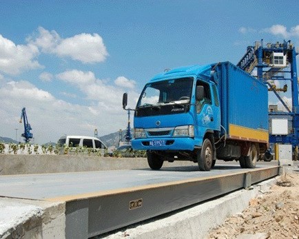 江蘇無錫衡器，供應(yīng)SCS電子汽車衡，各種電子汽車衡批發(fā)銷售