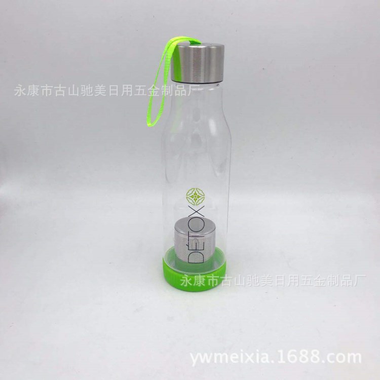 供應(yīng)22oz直身帶茶隔水果杯環(huán)保tritan材質(zhì)彈蓋濾網(wǎng)塑料水杯