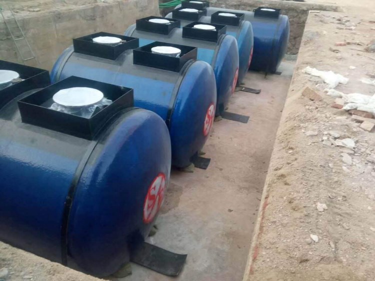 廠家直銷 加油站雙層油罐 臥式 儲油罐 專用密封大容量