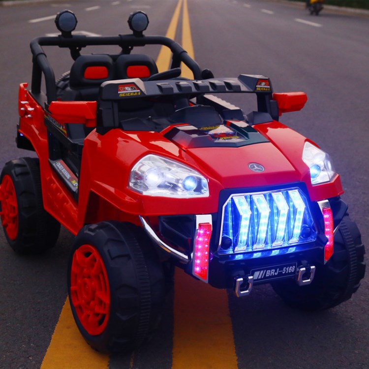 新款兒童電動車四驅(qū)越野車寶寶可坐遙控玩具車四輪雙驅(qū)帶搖擺童車