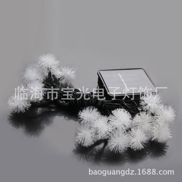 現(xiàn)貨供應(yīng)50頭7米LED太陽(yáng)能燈串毛毛球雪花造型裝飾彩燈八模式閃爍