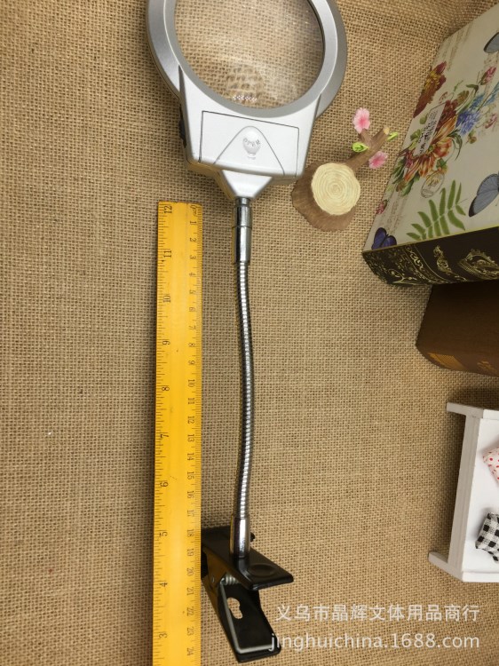晶輝工廠直銷90MM桌面夾式可彎曲軟管帶燈閱讀放大鏡15122-2A