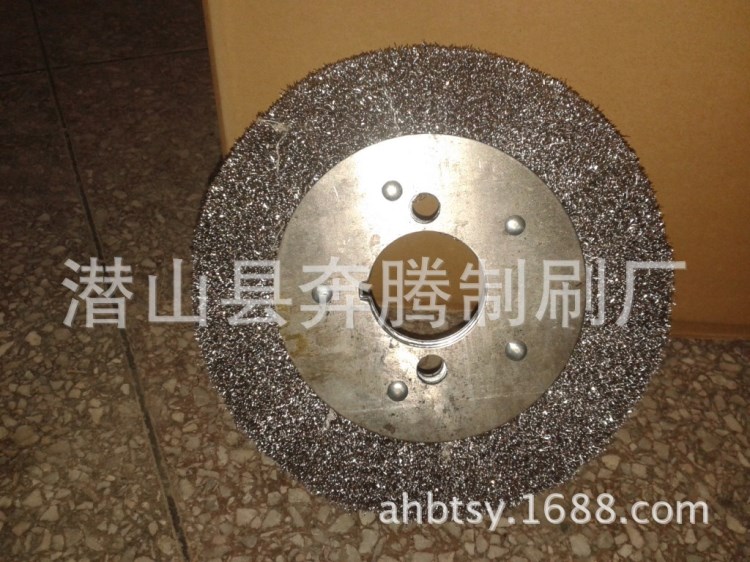 供應內(nèi)徑55mm外徑220mm厚度35mm不銹鋼絲平行鋼絲輪毛刷