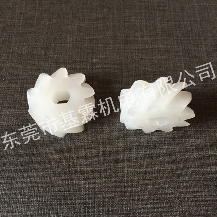 廠家供應(yīng)9齒傳動(dòng)螺旋齒輪 橢圓孔8*6 蝕刻機(jī)清洗機(jī)傳動(dòng)斜齒輪
