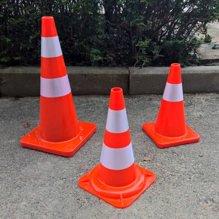 pvc路锥70cm橡胶pvc塑料路锥反光锥桶雪糕筒圆锥路障锥