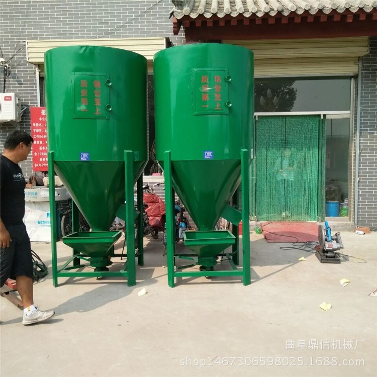 不同容量的飼料粉碎攪拌機 小型飼料攪拌機 各種規(guī)格攪拌機