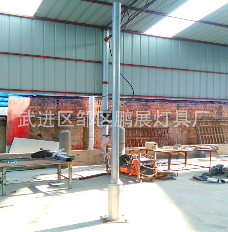 厚壁金屬立桿 定制批發(fā)各種款式監(jiān)控桿140轉(zhuǎn)76變徑桿