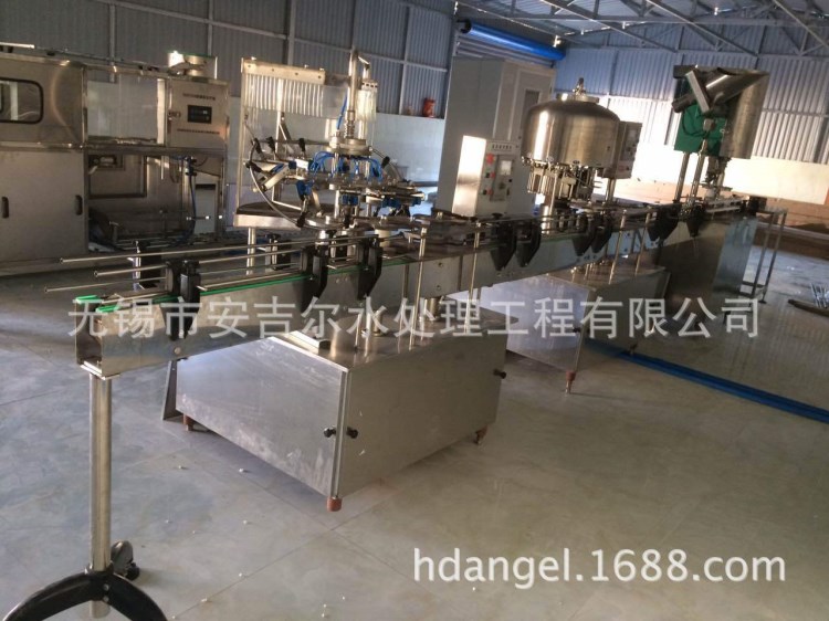 供應福建全自動分體小瓶生產(chǎn)線，酒水灌裝設備，礦泉水凈水灌裝