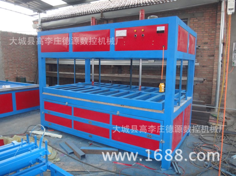 亞克力吸塑機(jī)廠家 生產(chǎn)銷售廣告發(fā)光字吸塑成型設(shè)備