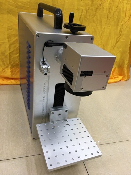 便攜式光纖激光打標機金銀珠寶首飾禮品刻字機點焊機焊接機必備