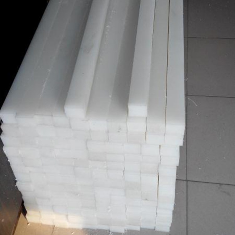 定制多規(guī)格擠出白色尼龍板汽車(chē)制造零部件用耐磨損白色尼龍板批發(fā)
